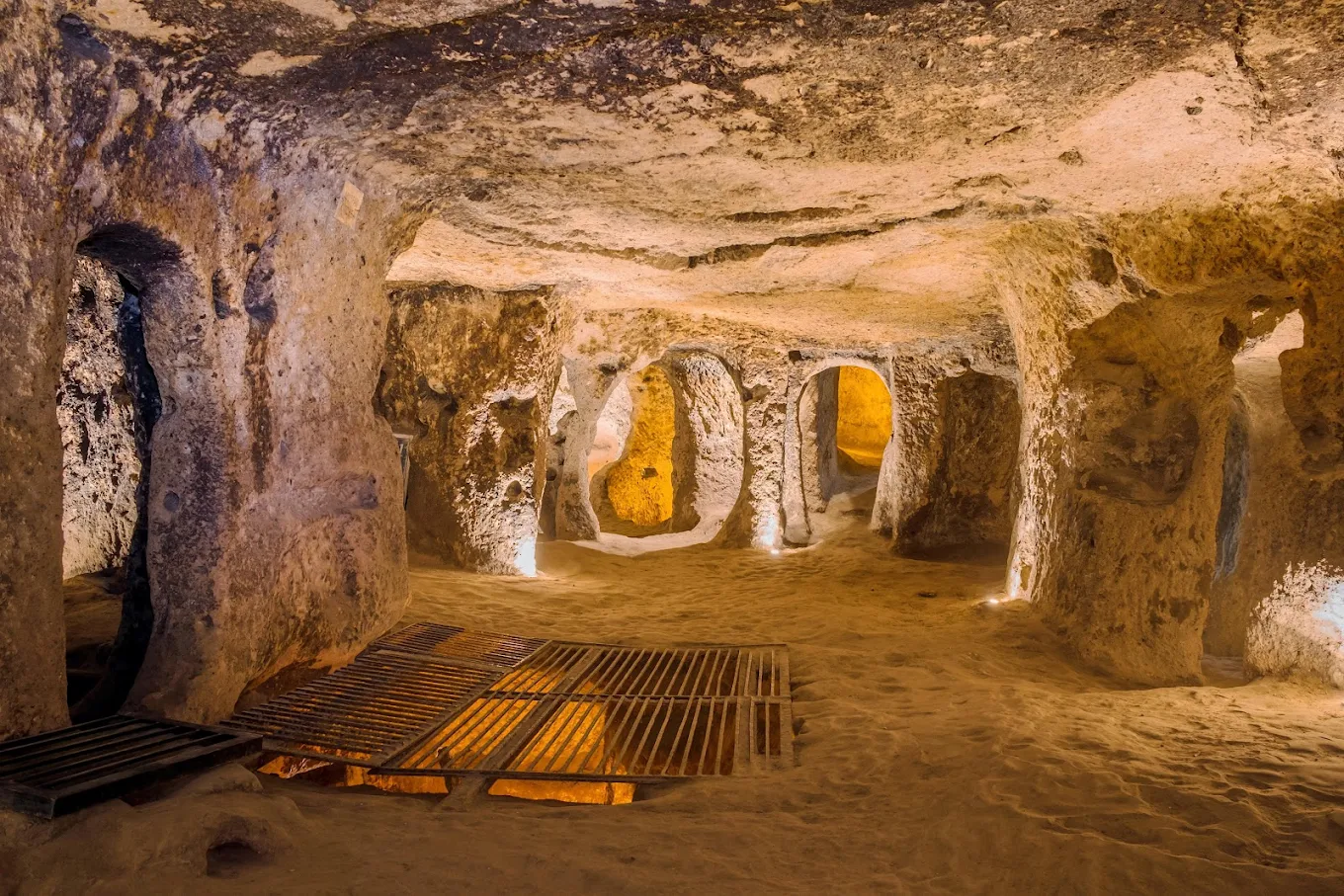 Derinkuyu Underground City tour stop in Cappadocia